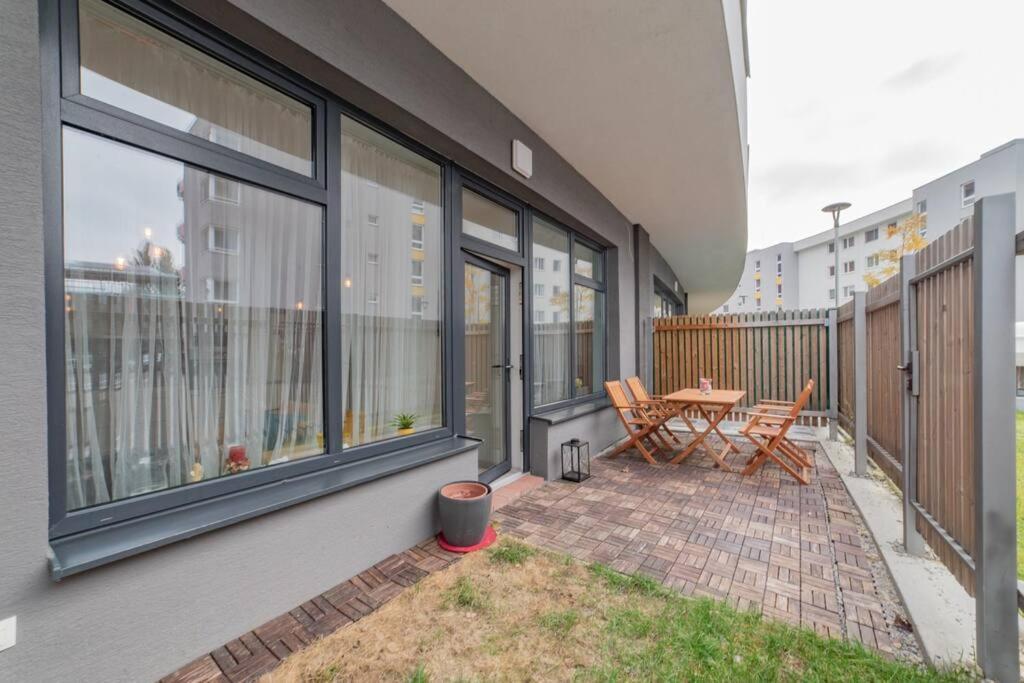 New, Sunny, Terrace, Grill, Parking! Apartment Bratislava Exterior photo